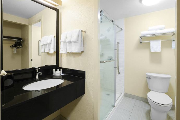 Imagen de la habitación del Hotel Spark by Hilton Macon North. Foto 12