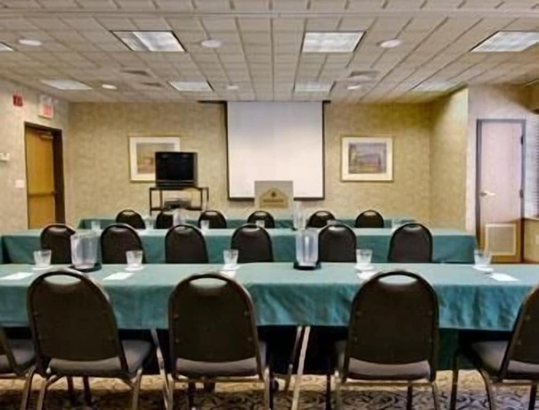 Imagen de los interiores del Hotel Spark by Hilton Mechanicsburg. Foto 15
