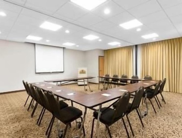 Imagen de los interiores del Hotel Spark by Hilton Mechanicsburg. Foto 17