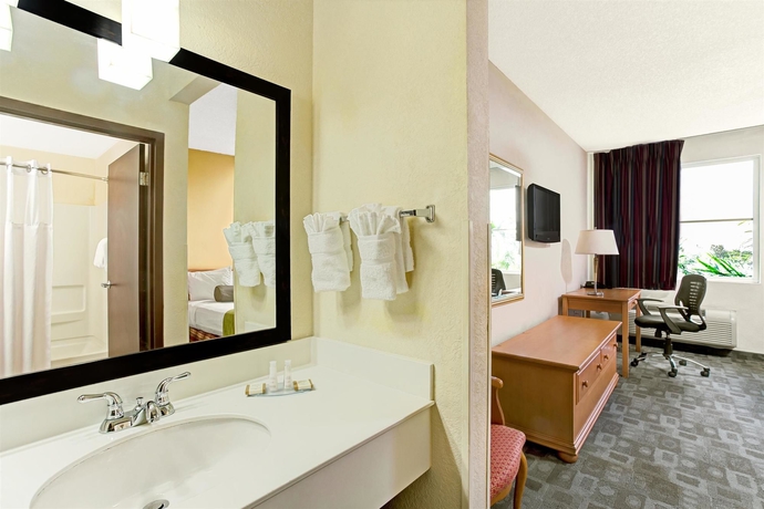 Imagen de la habitación del Hotel Spark by Hilton Miami Doral. Foto 3