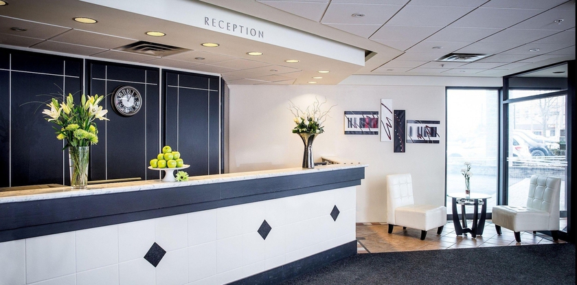 Imagen de los interiores del Hotel Spark by Hilton Montreal Brossard. Foto 15