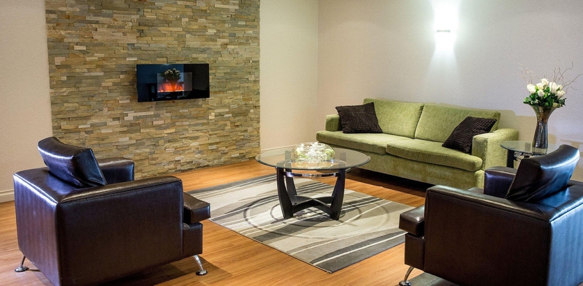Imagen de los interiores del Hotel Spark by Hilton Montreal Brossard. Foto 16