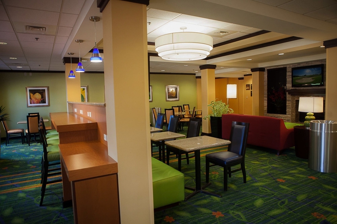 Imagen del bar/restaurante del Hotel Spark by Hilton Murfreesboro. Foto 4
