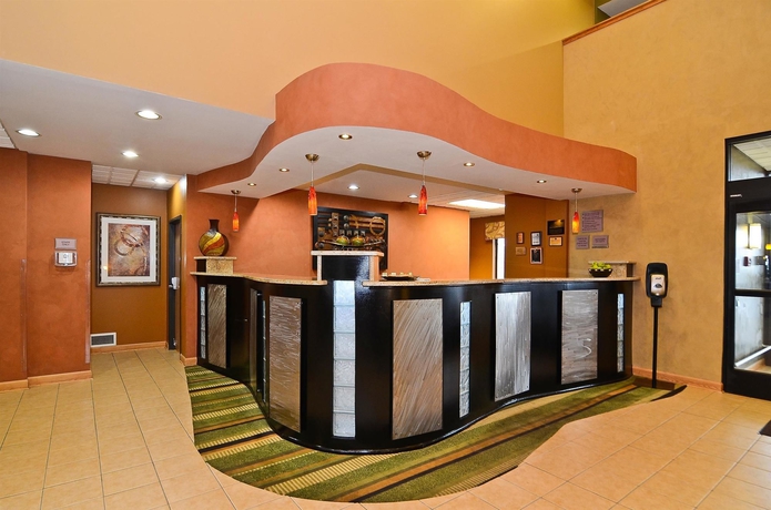 Imagen de los interiores del Hotel Spark by Hilton Oak Forest. Foto 9