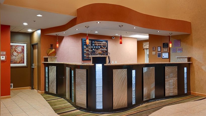 Imagen de los interiores del Hotel Spark by Hilton Oak Forest. Foto 10