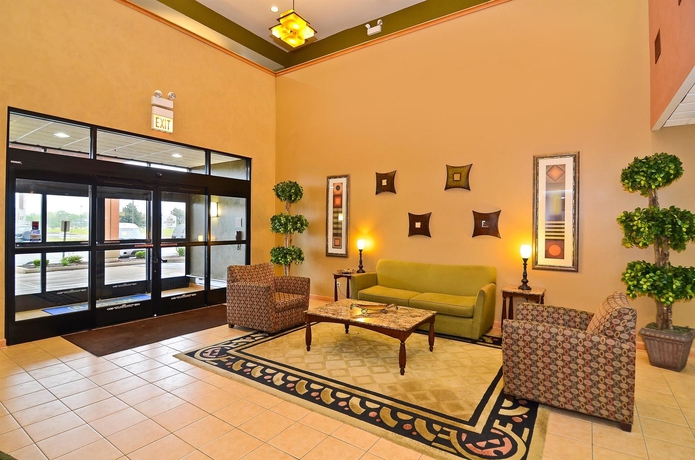 Imagen de los interiores del Hotel Spark by Hilton Oak Forest. Foto 12