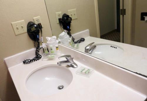 Imagen de la habitación del Hotel Spark by Hilton Orlando Universal Blvd. Foto 20