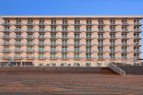 Imagen general del Hotel Spark by Hilton Ormond Beach Oceanfront. Foto 1