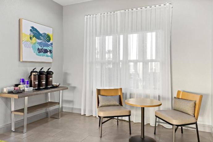 Imagen de la habitación del Hotel Spark by Hilton Panama City Beach. Foto 2