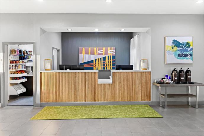 Imagen de los interiores del Hotel Spark by Hilton Panama City Beach. Foto 9