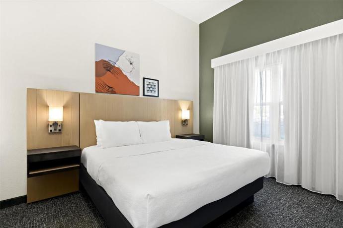 Imagen de la habitación del Hotel Spark by Hilton Panama City Beach. Foto 3