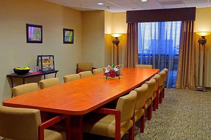 Imagen de los interiores del Hotel Spark by Hilton Phoenix East Mesa. Foto 16