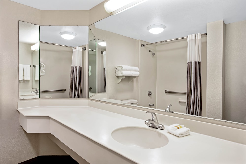 Imagen de la habitación del Hotel Spark by Hilton Plainfield Indianapolis. Foto 18