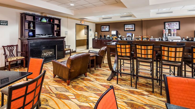 Imagen del bar/restaurante del Hotel Spark by Hilton Rahway. Foto 5