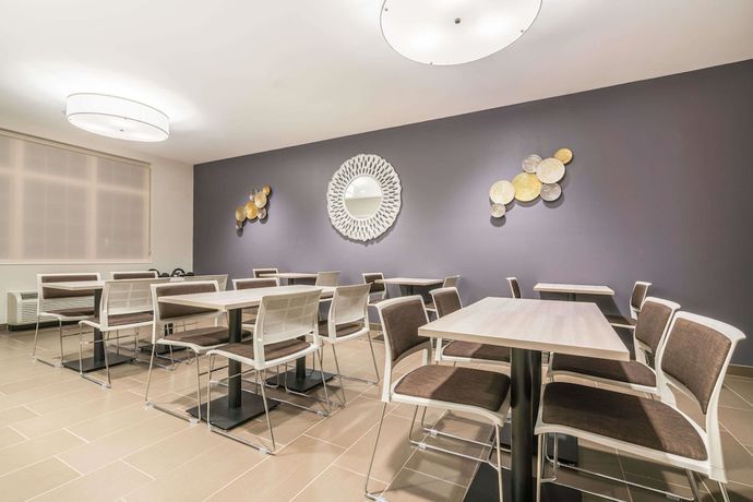 Imagen de los interiores del Hotel Spark by Hilton Rochester South. Foto 18