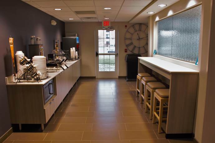 Imagen del bar/restaurante del Hotel Spark by Hilton Rochester South. Foto 4