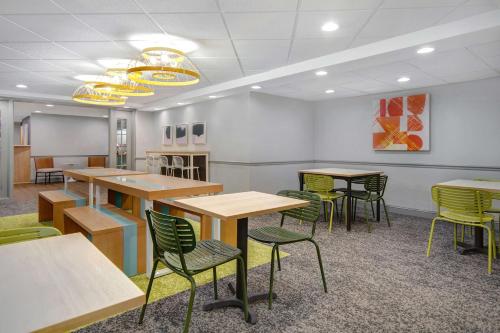 Imagen general del Hotel Spark by Hilton Rochester University Area. Foto 3