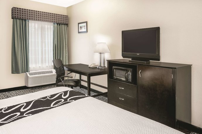 Imagen de la habitación del Hotel Spark by Hilton San Antonio Dominion. Foto 3