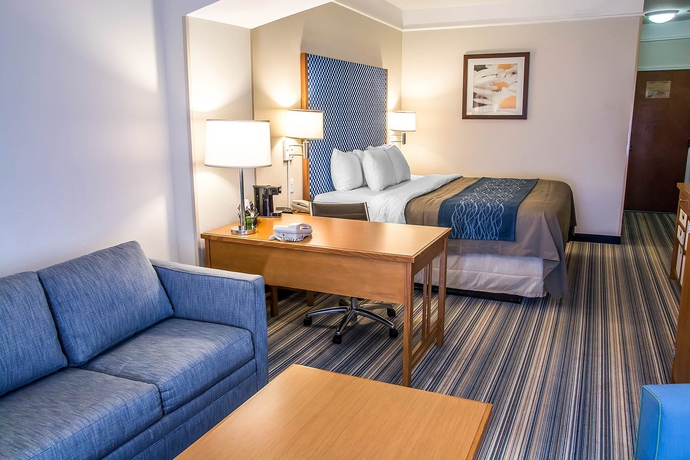 Imagen de los interiores del Hotel Spark by Hilton Savannah Airport. Foto 12
