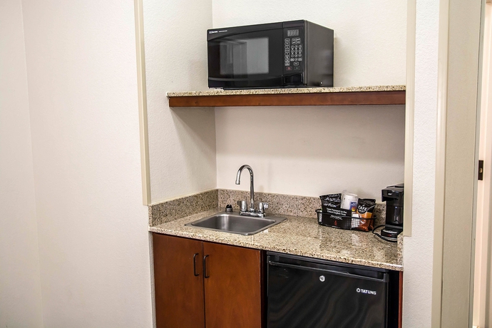 Imagen de la habitación del Hotel Spark by Hilton Savannah Airport. Foto 7