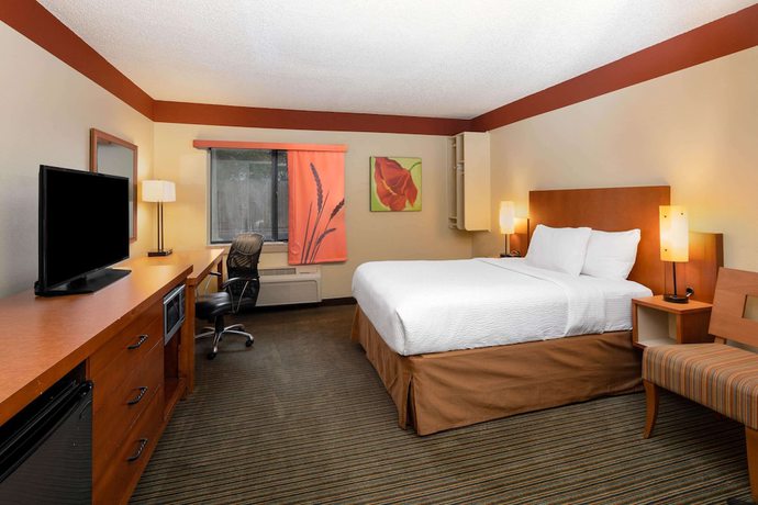 Imagen de la habitación del Hotel Spark by Hilton Savannah Midtown. Foto 3