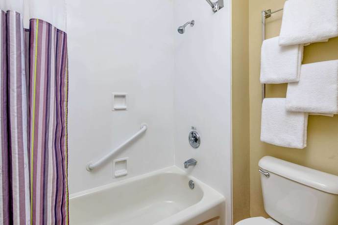 Imagen de la habitación del Hotel Spark by Hilton Savannah Midtown. Foto 6