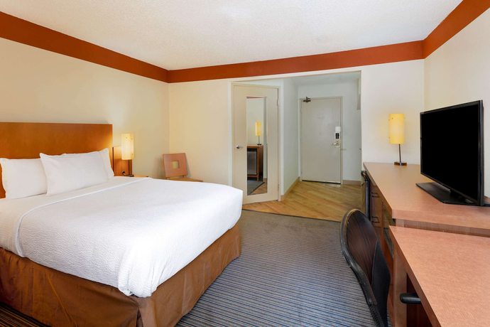 Imagen de la habitación del Hotel Spark by Hilton Savannah Midtown. Foto 9