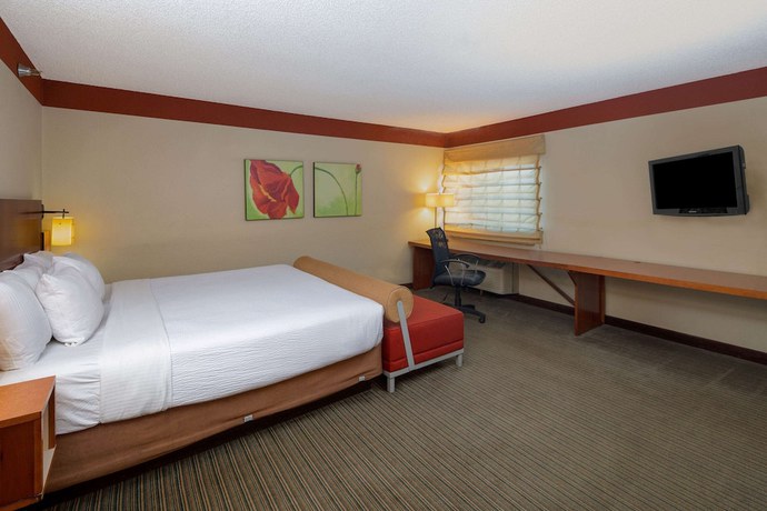 Imagen de la habitación del Hotel Spark by Hilton Savannah Midtown. Foto 12