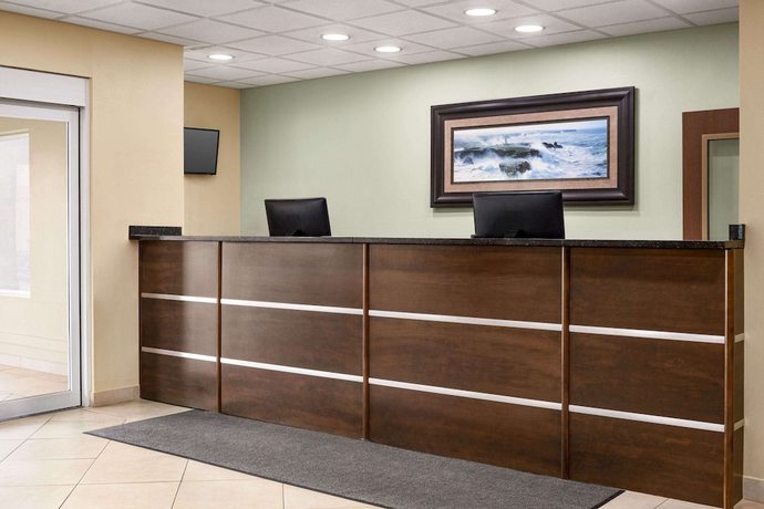 Imagen de los interiores del Hotel Spark by Hilton Savannah South I-95. Foto 19