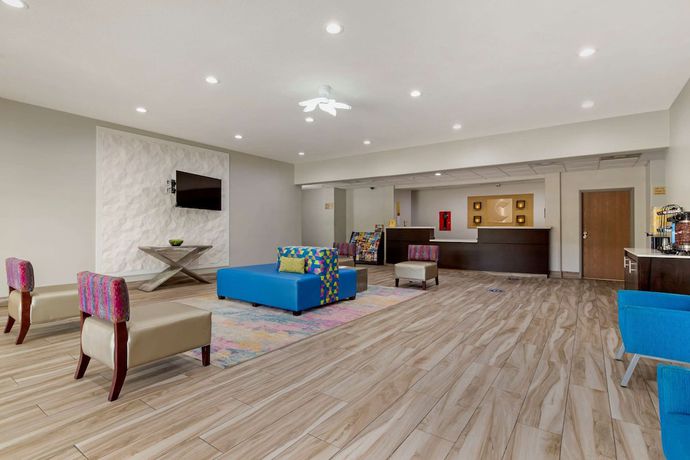 Imagen de los interiores del Hotel Spark by Hilton Selma. Foto 17