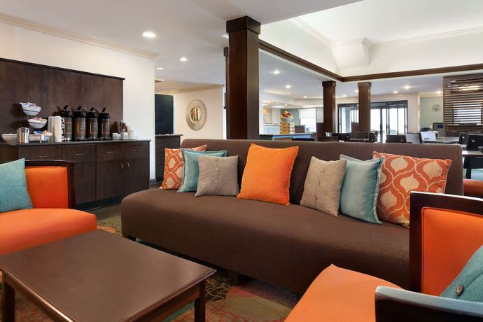 Imagen de los interiores del Hotel Spark by Hilton Spring Lake Fayetteville. Foto 15