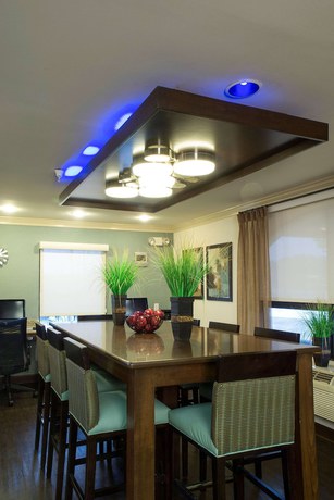 Imagen del bar/restaurante del Hotel Spark by Hilton Spring Lake Fayetteville. Foto 4