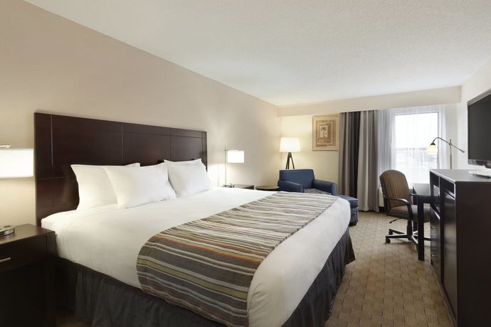 Imagen de los interiores del Hotel Spark by Hilton Spring Lake Fayetteville. Foto 12