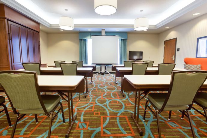 Imagen de los interiores del Hotel Spark by Hilton St. Louis Southwest. Foto 13