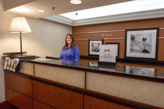 Imagen de los interiores del Hotel Spark by Hilton St. Louis Southwest. Foto 14