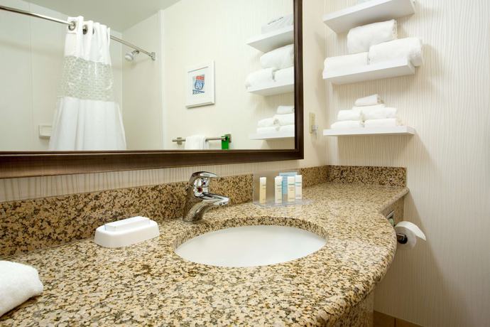 Imagen de la habitación del Hotel Spark by Hilton St. Louis Southwest. Foto 8