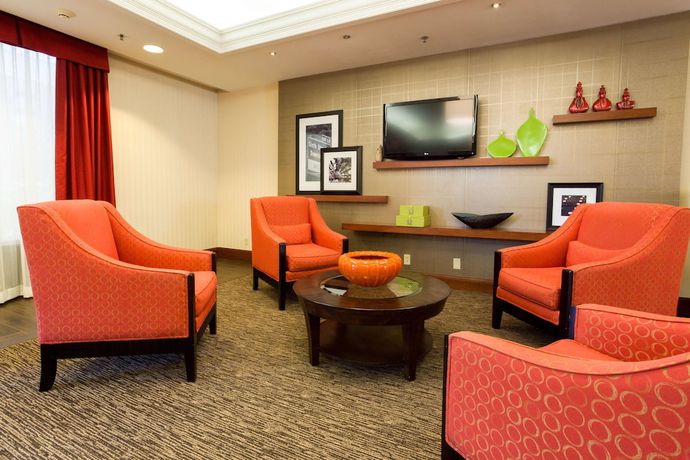 Imagen de los interiores del Hotel Spark by Hilton St. Louis Southwest. Foto 18