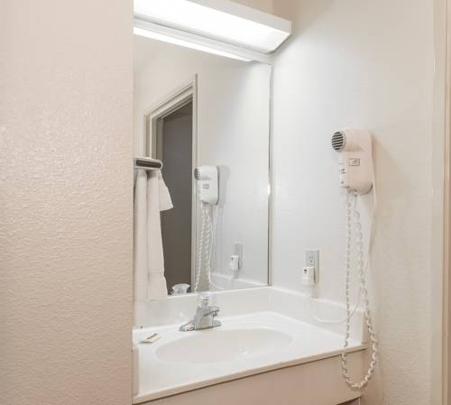 Imagen de la habitación del Hotel Spark by Hilton St. Robert Fort Leonard Wood. Foto 8