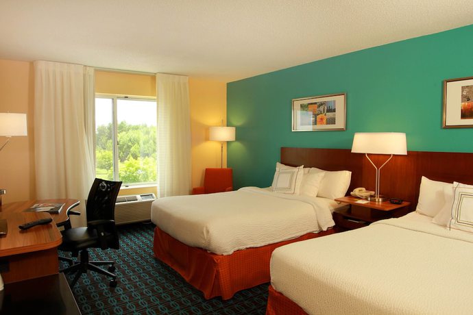 Imagen de la habitación del Hotel Spark by Hilton Traverse City. Foto 3