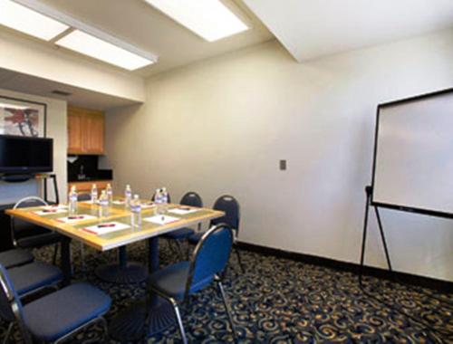Imagen general del Hotel Spark by Hilton Williams. Foto 6