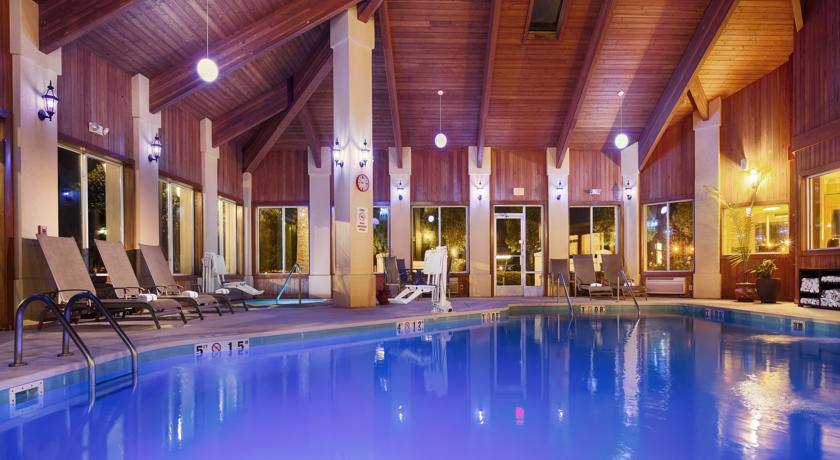 Imagen de la piscina del Hotel Spark by Hilton Wilmington Carolina Beach Rd. Foto 8