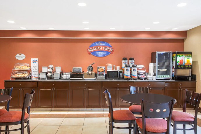Imagen del bar/restaurante del Hotel Spark by Hilton Winston-Salem University. Foto 3