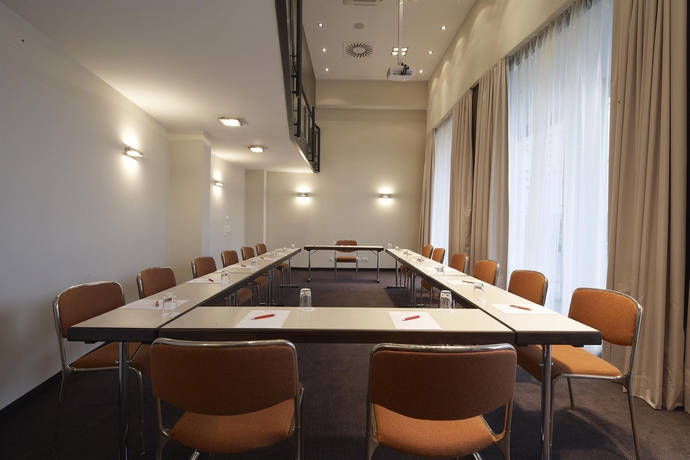 Imagen de los interiores del Hotel Spark by Hilton Wuppertal City Centre. Foto 4