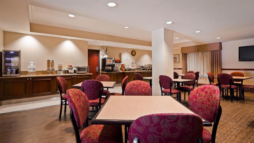 Imagen del bar/restaurante del Hotel Spark by Hilton Yucca Valley Joshua Tree. Foto 5