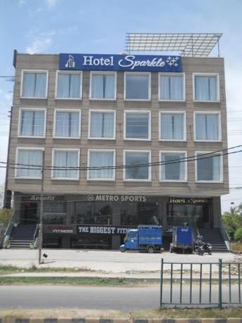 Imagen general del Hotel Sparkle, Zirakpur. Foto 4