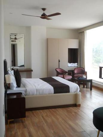 Imagen general del Hotel Sparkle, Zirakpur. Foto 14
