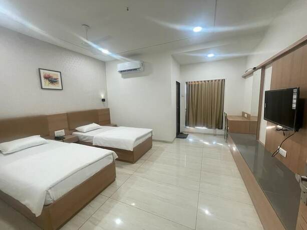 Imagen de la habitación del Hotel Sparsh Inn Morbi. Foto 4