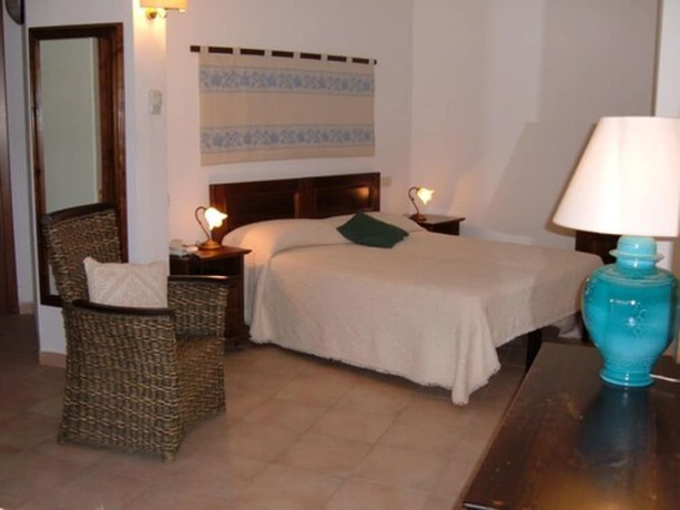 Imagen de la habitación del Hotel Spartivento. Foto 10