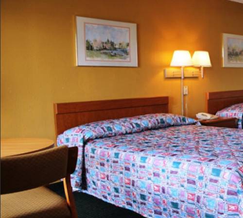 Imagen de la habitación del Hotel Speedway Inn. Foto 4