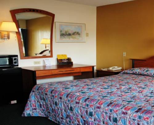 Imagen de la habitación del Hotel Speedway Inn. Foto 6